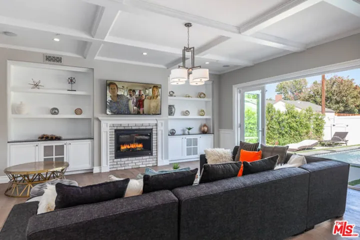 5054 Haskell Avenue, Encino, California 91436