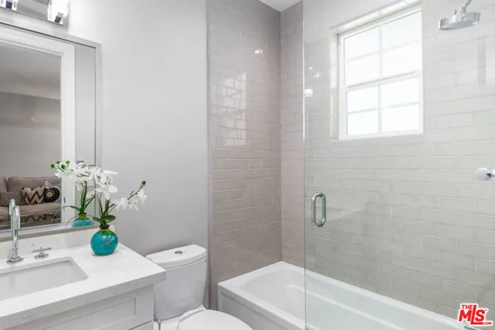 5054 Haskell Avenue, Encino, California 91436