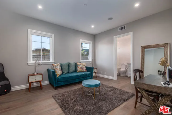 5054 Haskell Avenue, Encino, California 91436