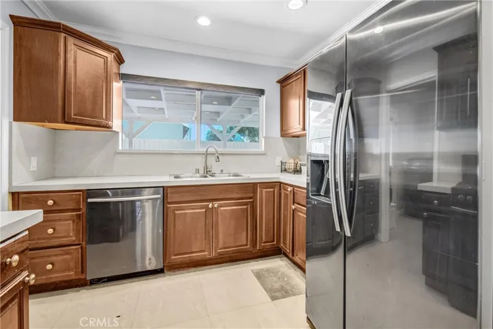 8139 Jellico Avenue, Northridge, California 91325