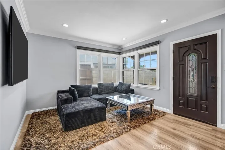 8139 Jellico Avenue, Northridge, California 91325