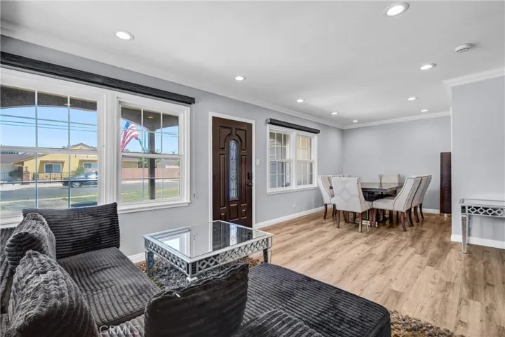 8139 Jellico Avenue, Northridge, California 91325