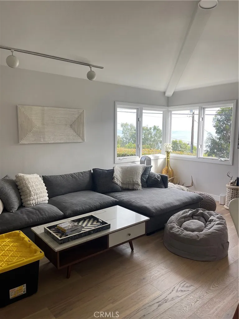2nd Living Room
