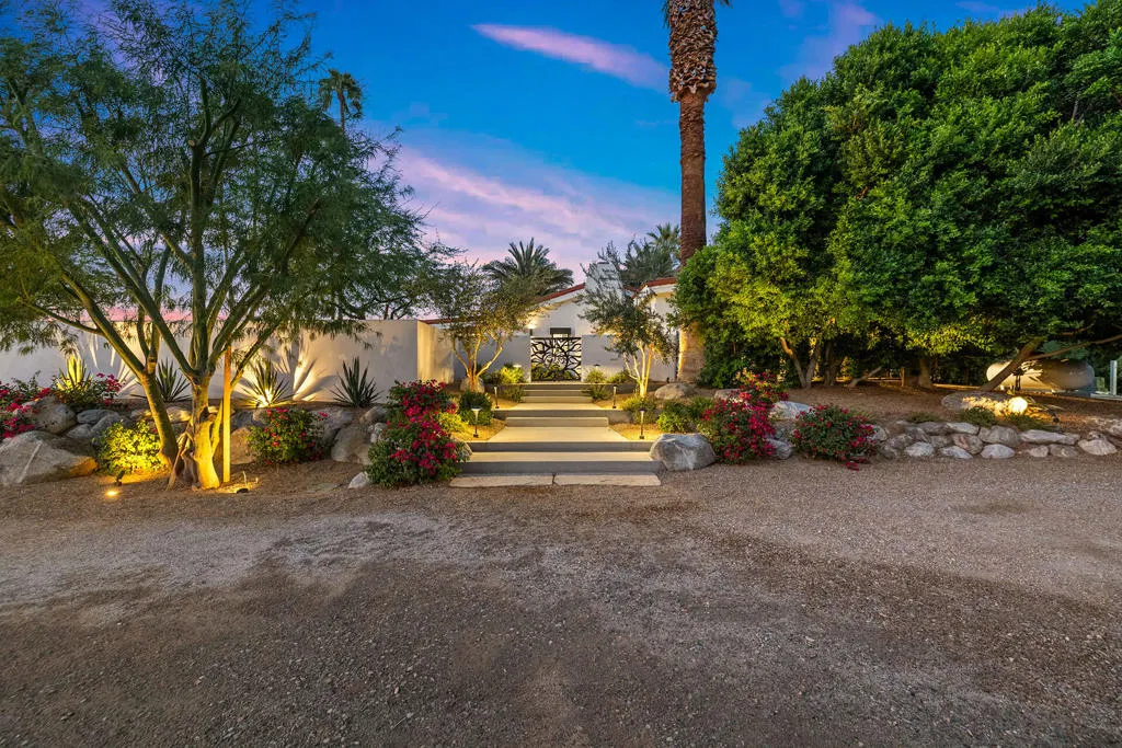 1139_Desert_Dreams
