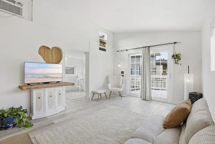 170 Diana Street, Encinitas, California 92024