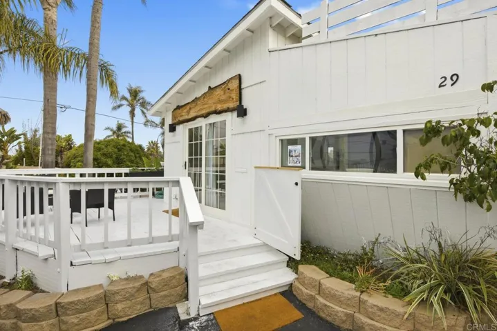 170 Diana Street, Encinitas, California 92024