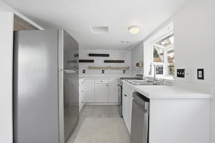 170 Diana Street, Encinitas, California 92024