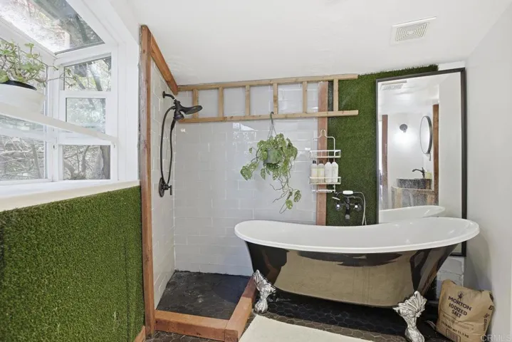 170 Diana Street, Encinitas, California 92024
