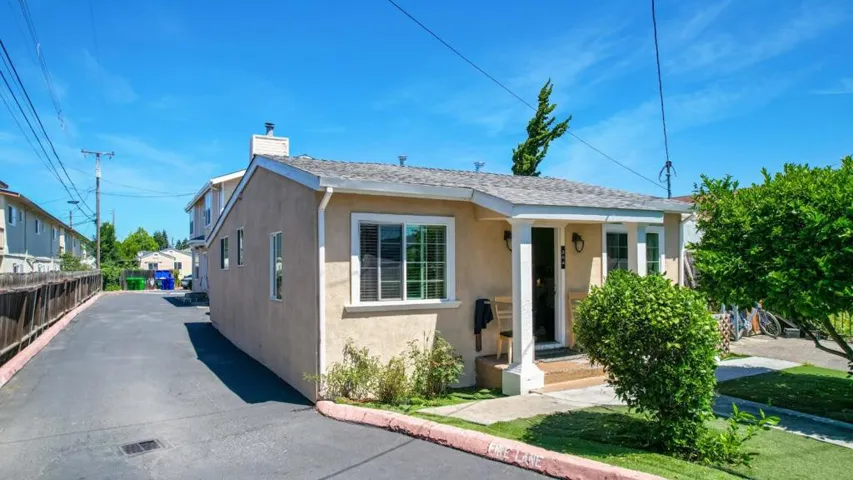 204 Sunset Boulevard, Hayward, California 94541