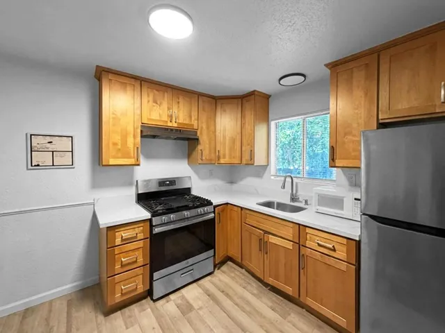 204 Sunset Boulevard, Hayward, California 94541