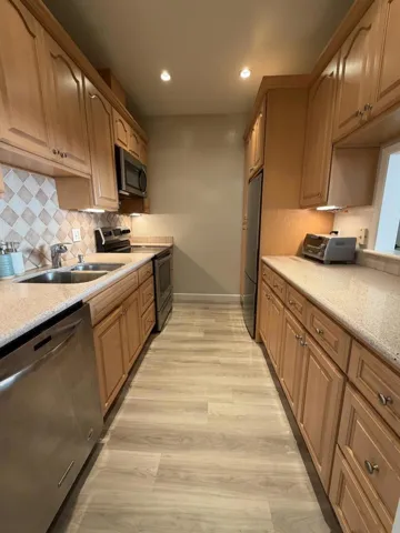 1427 Floribunda Avenue 104, Burlingame, California 94010