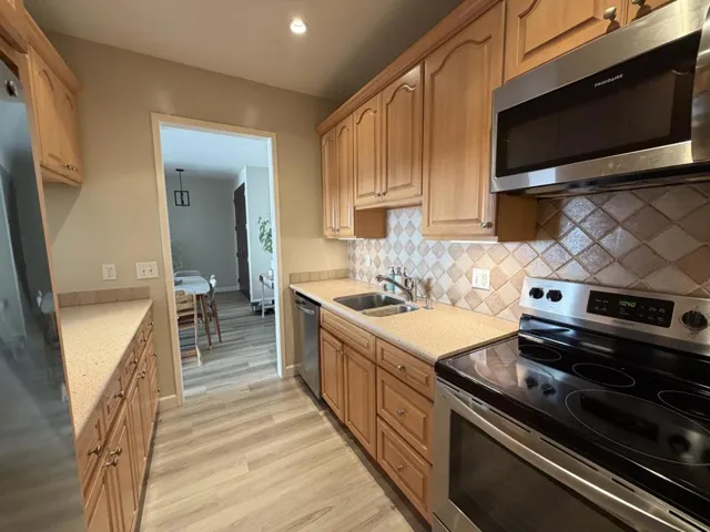 1427 Floribunda Avenue 104, Burlingame, California 94010