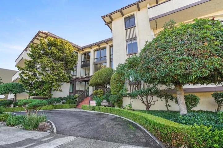 1427 Floribunda Avenue 104, Burlingame, California 94010