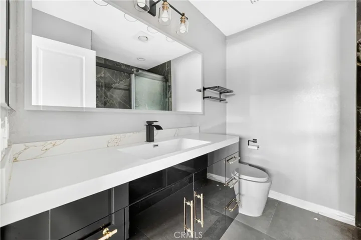 2016 Euclid Street 6, Santa Monica, California 90405