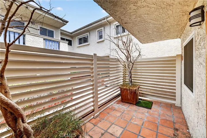 2016 Euclid Street 6, Santa Monica, California 90405