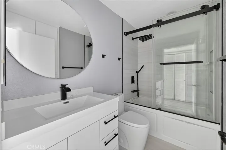2016 Euclid Street 6, Santa Monica, California 90405
