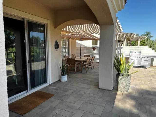 Backyard Dining