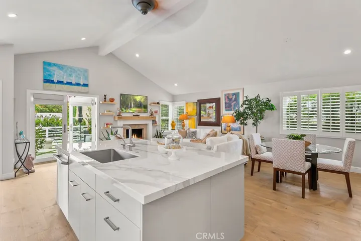 409 Poinsettia Ave., Corona Del Mar, California 92625