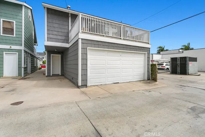 409 Poinsettia Ave., Corona Del Mar, California 92625