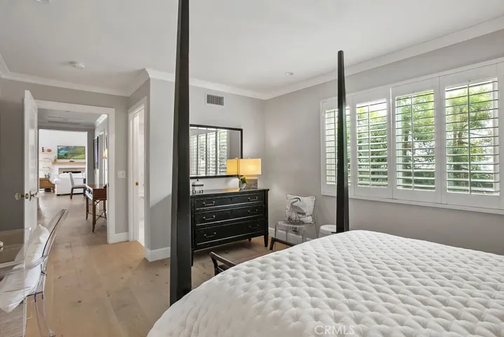 409 Poinsettia Ave., Corona Del Mar, California 92625