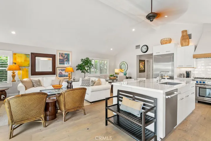 409 Poinsettia Ave., Corona Del Mar, California 92625