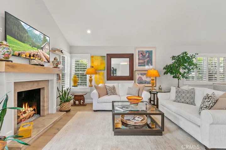 409 Poinsettia Ave., Corona Del Mar, California 92625