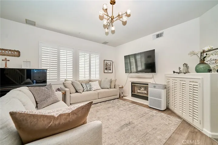 921 Somerville, Irvine, California 92620