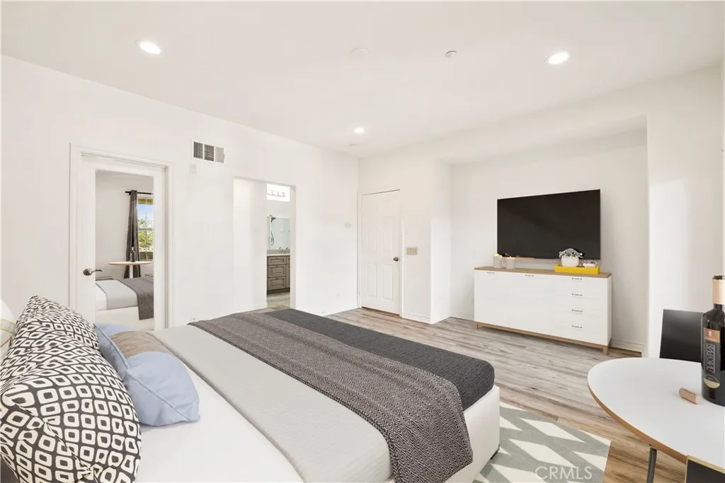 Master bedroom - virtually staged