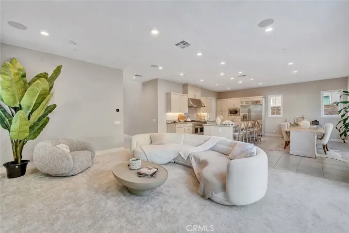 190 Orange, Lake Forest, California 92630