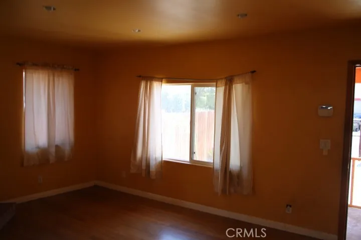 gallery-image 4