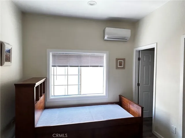 229 W 28th Street, Los Angeles, California 90007