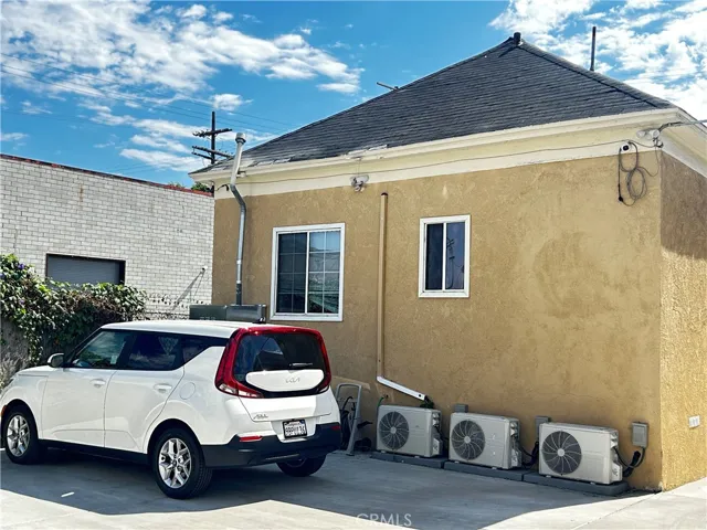 229 W 28th Street, Los Angeles, California 90007