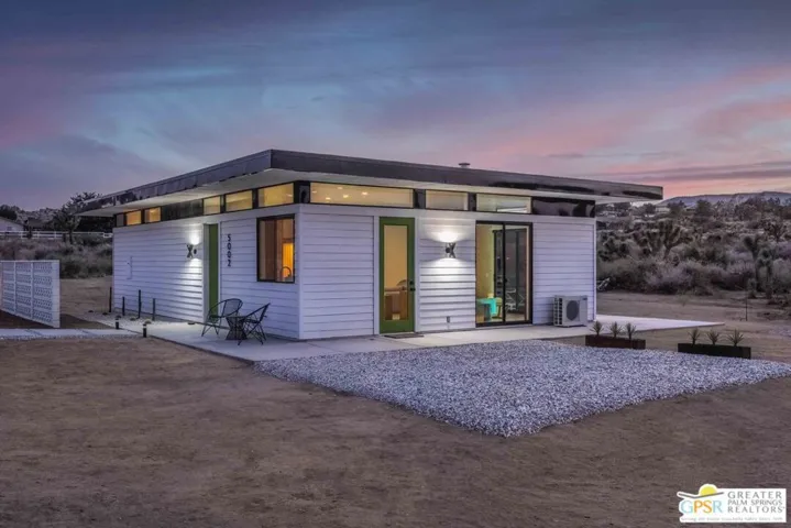 5002 Mormon Avenue, Yucca Valley, California 92284