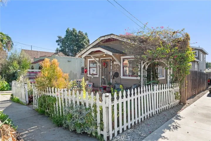 4240 E 15th, Long Beach, California 90804
