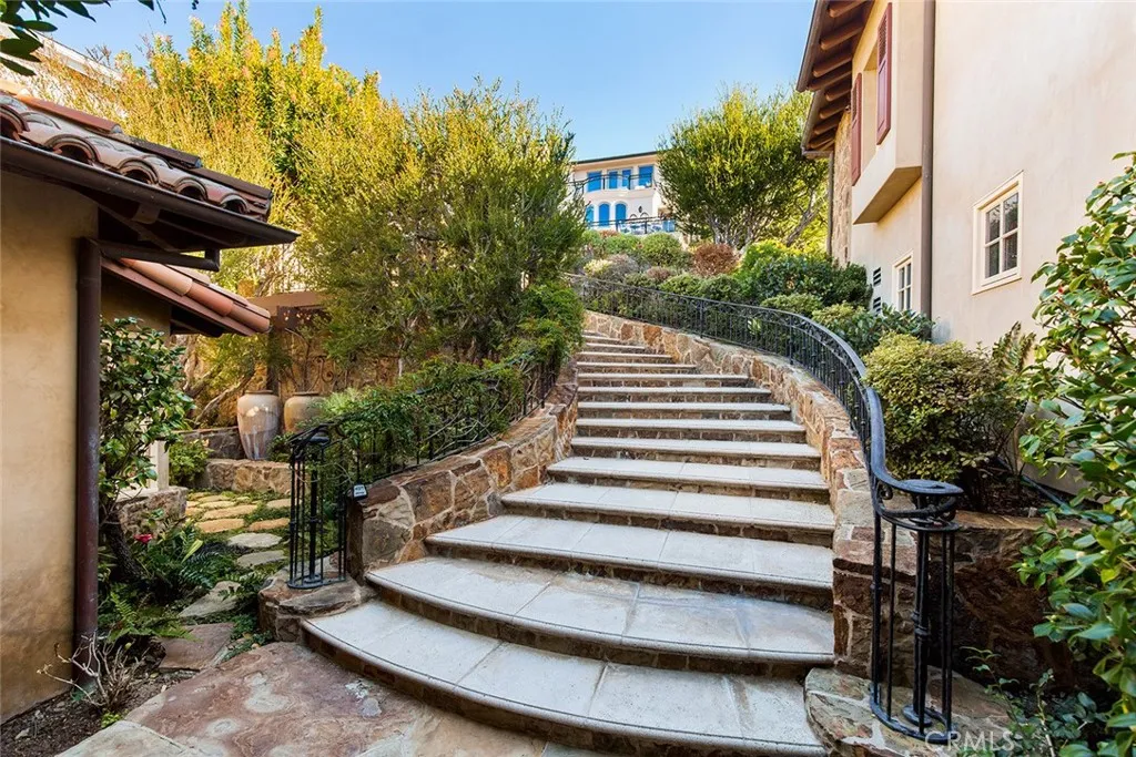 517 Emerald Bay, Laguna Beach, California 92651 — photo 4