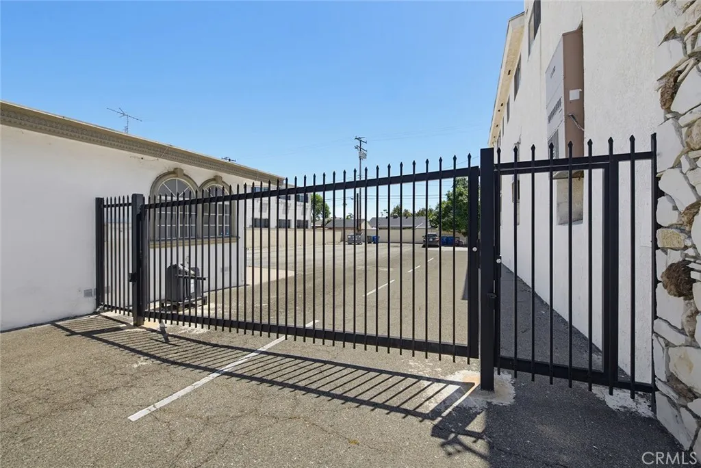 11128 Whittier, Whittier, California 90606 — photo 5