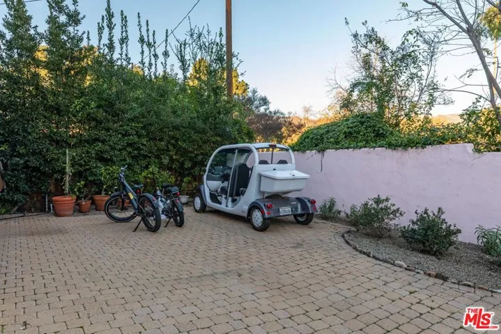 202 Canada Street, Ojai, California 93023