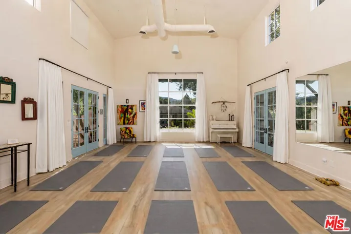202 Canada Street, Ojai, California 93023