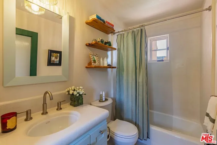 202 Canada Street, Ojai, California 93023