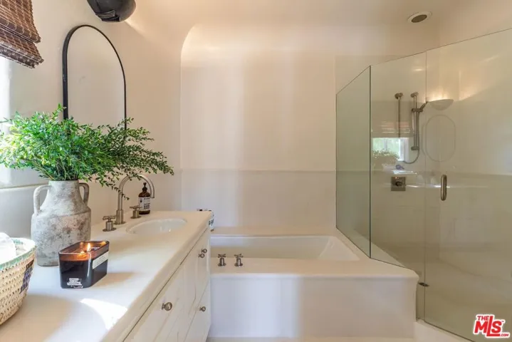 202 Canada Street, Ojai, California 93023