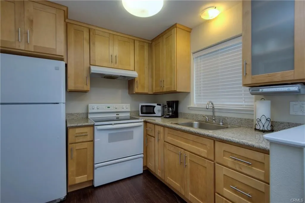 1 bedroom ADU kitchen