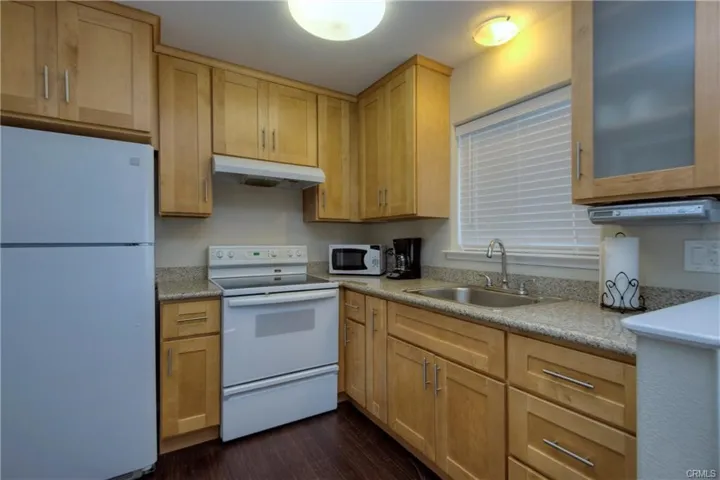 1 bedroom ADU kitchen