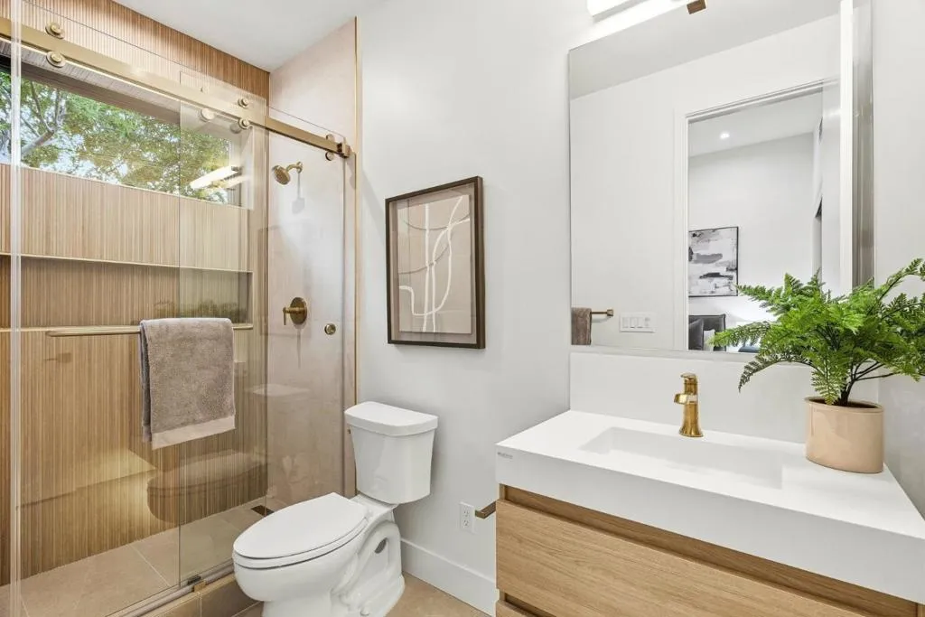 Attached ADU Full Bath