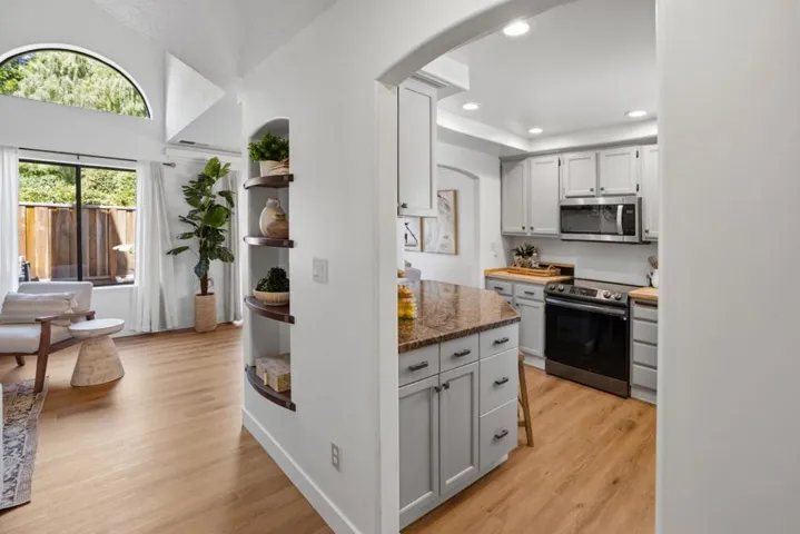 37 Winding Way, Watsonville, California 95076
