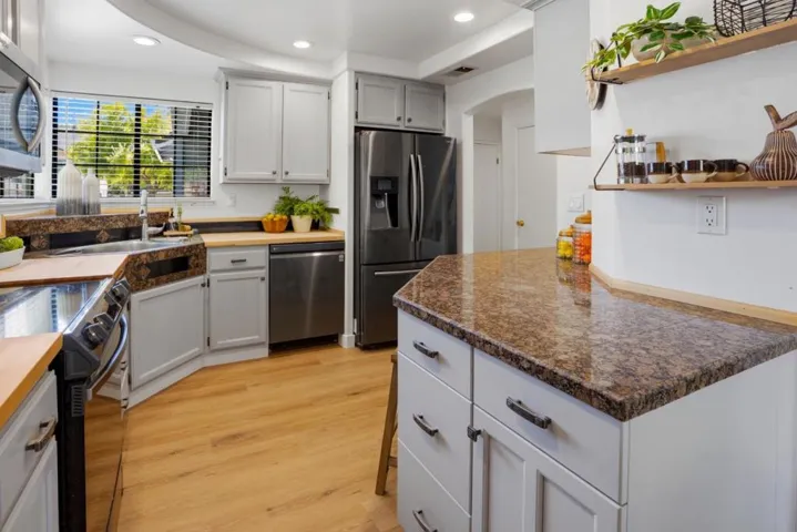 37 Winding Way, Watsonville, California 95076
