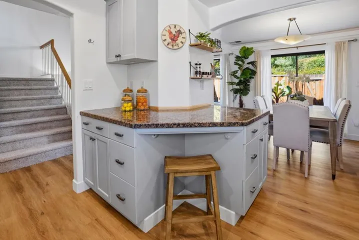 37 Winding Way, Watsonville, California 95076