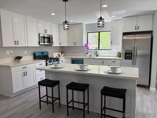 9211 Todos Santos, Santee, California 92071