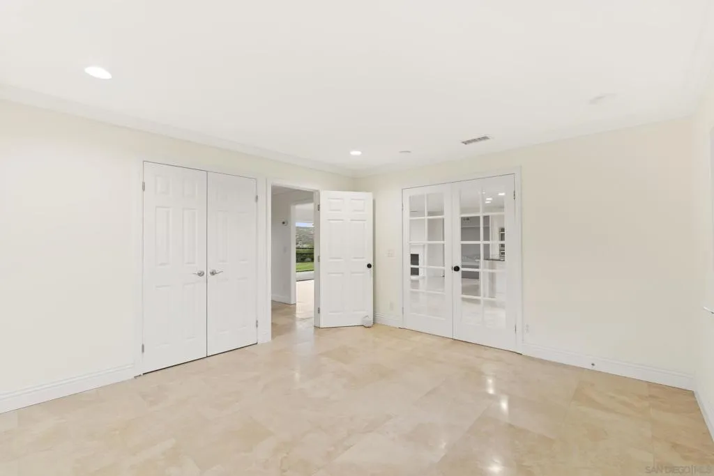 Flex for office or 4th bedroom