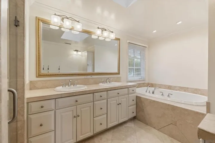 Primary Bath/Spa