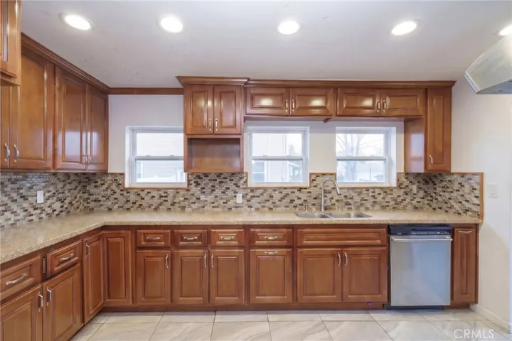 346 W School Street, Compton, California 90220